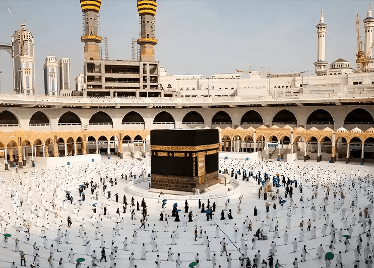 pilgrims around the kabbah
