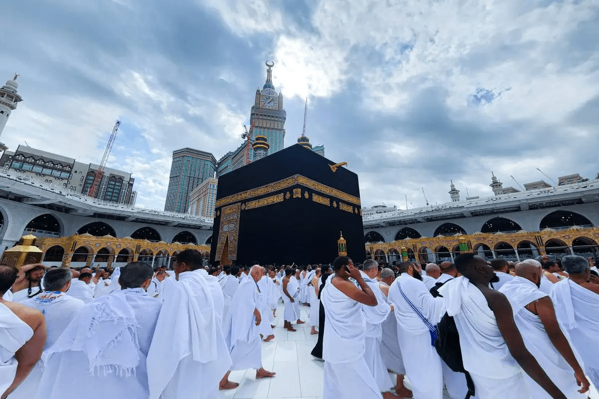 Pilgrims Perform Umrah In Makkah